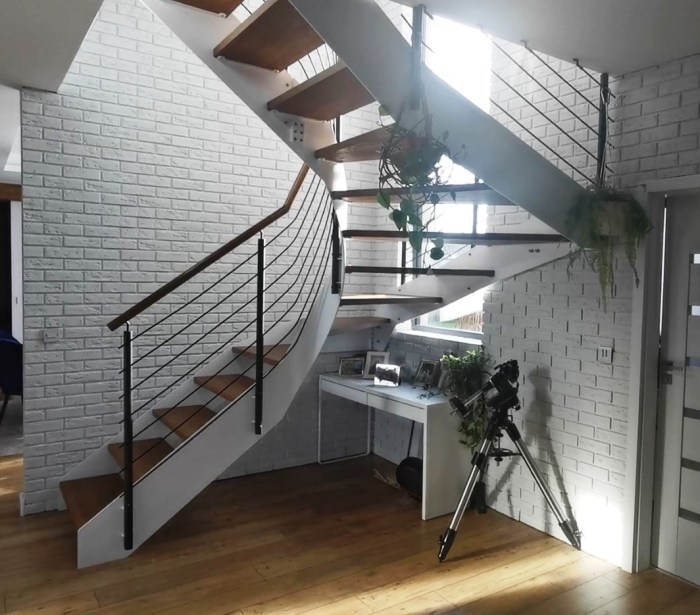 Moderne Treppe im Wohnzimmer Design & Funktion