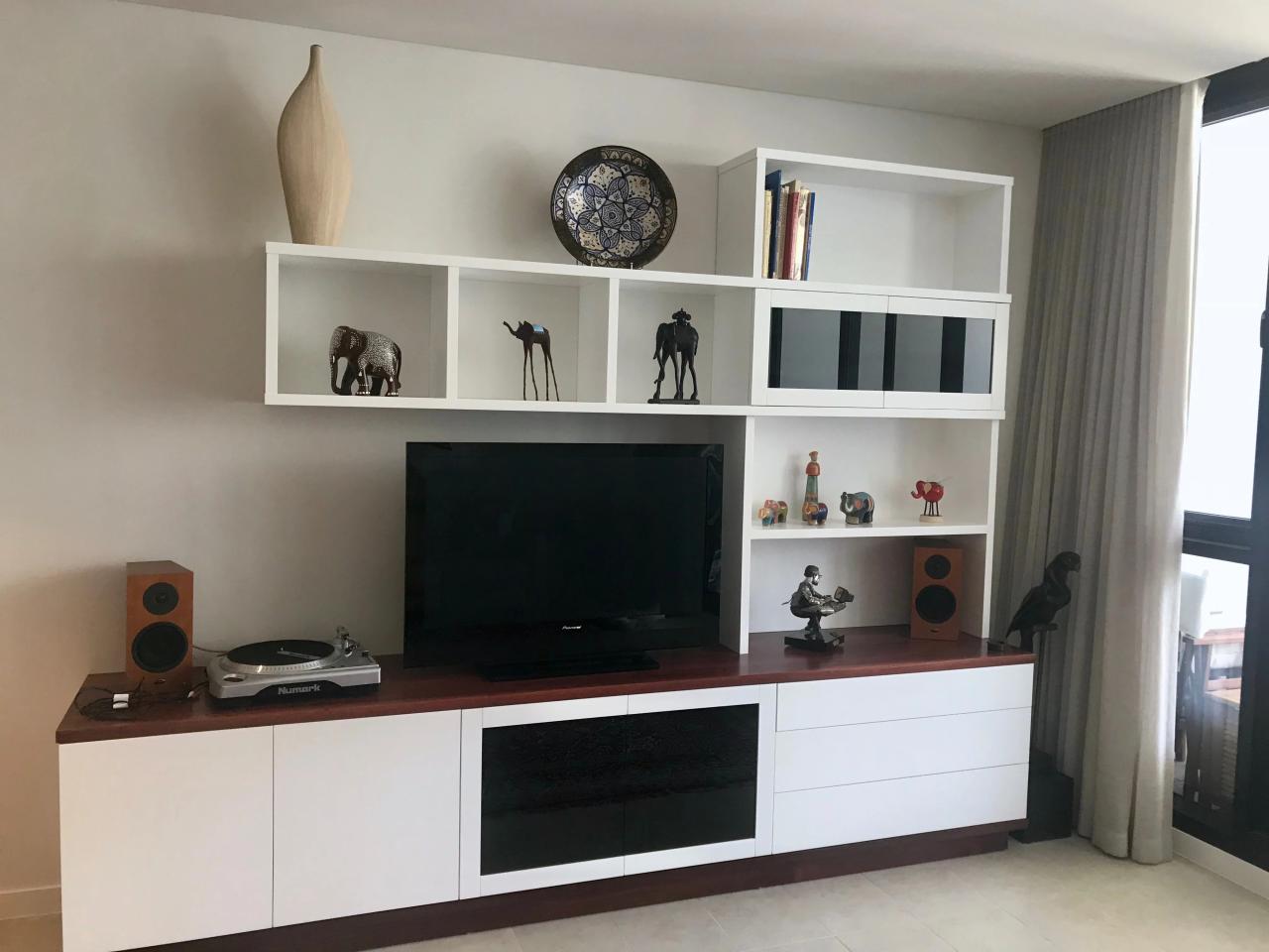 Moderne Wohnwände fürs Wohnzimmer Design & Funktion