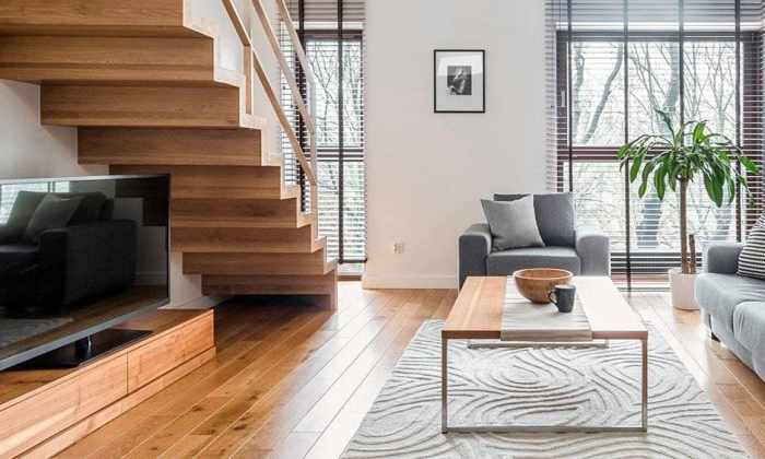 Moderne treppe im wohnzimmer